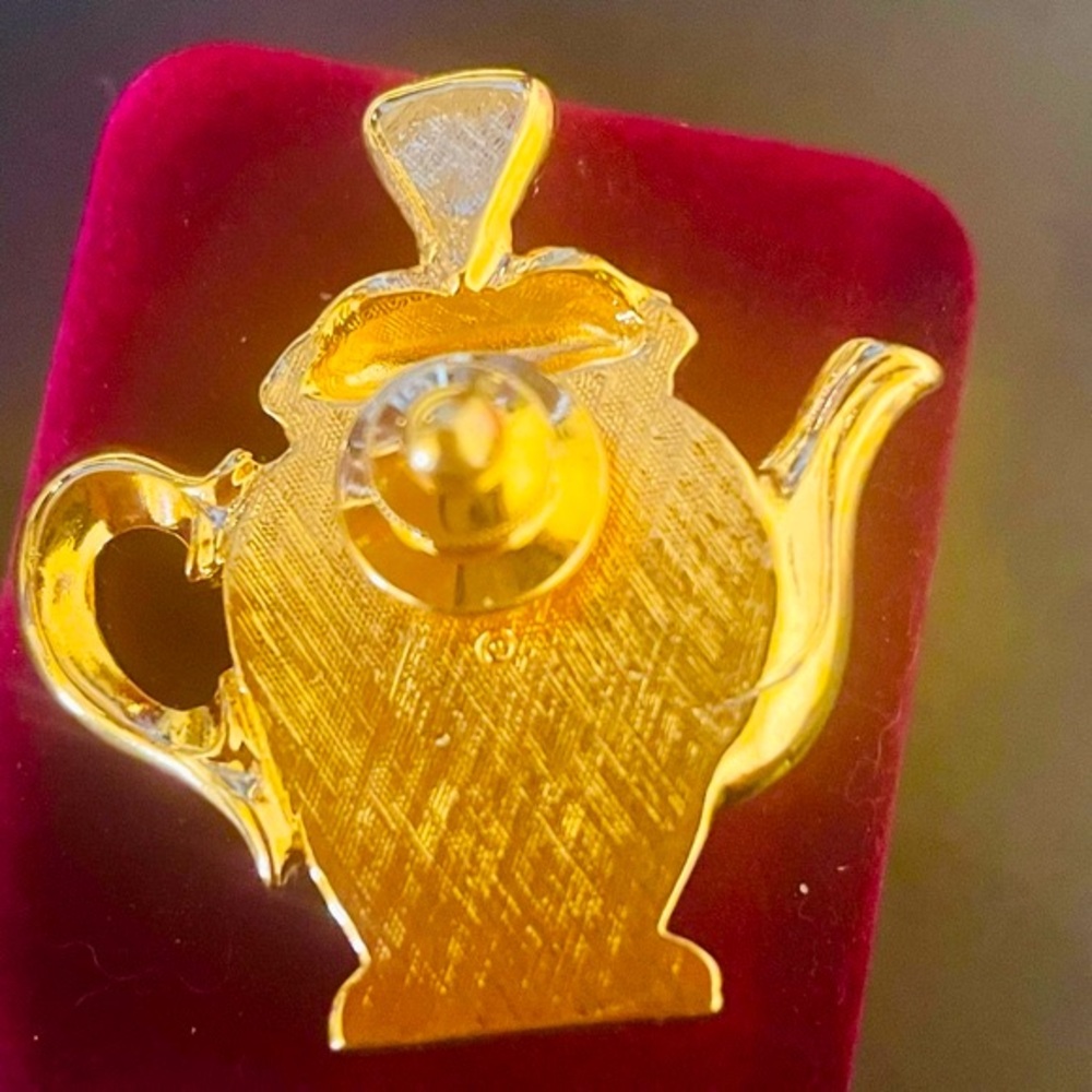 Vintage Goldtone Tea Time Blue/ White Teapot Brooch/ Pin. - Picture 4 of 7